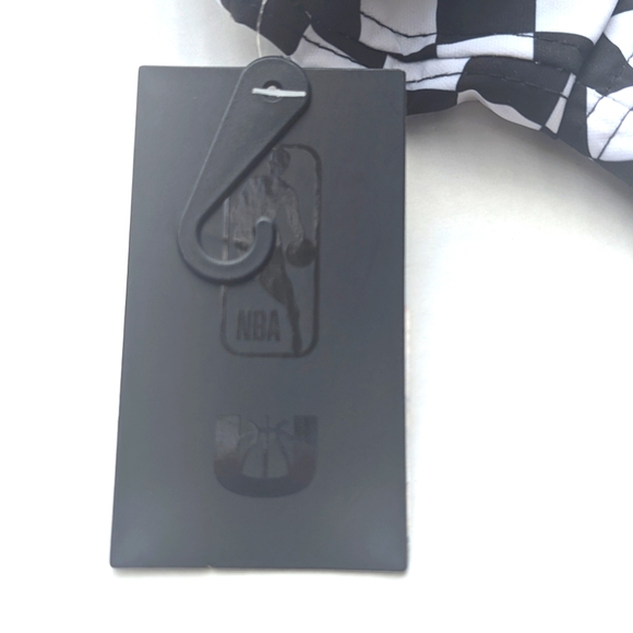 Officially NBA Chicago Bulls Checkered Bucket Hat - Picture 8 of 8